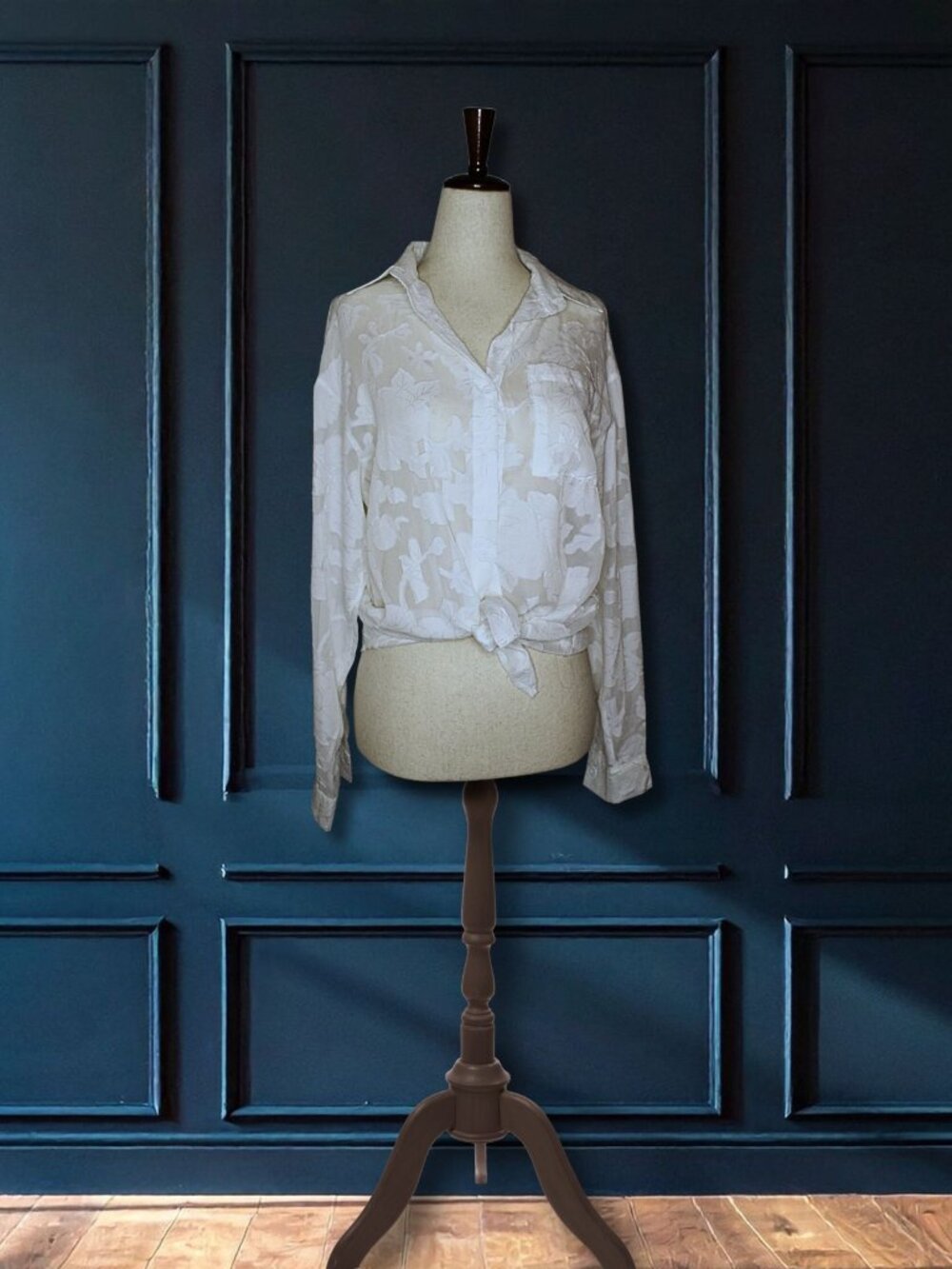 Sunshine Swing White Semi-Sheer Burnout Floral Button Down Blouse Size Small